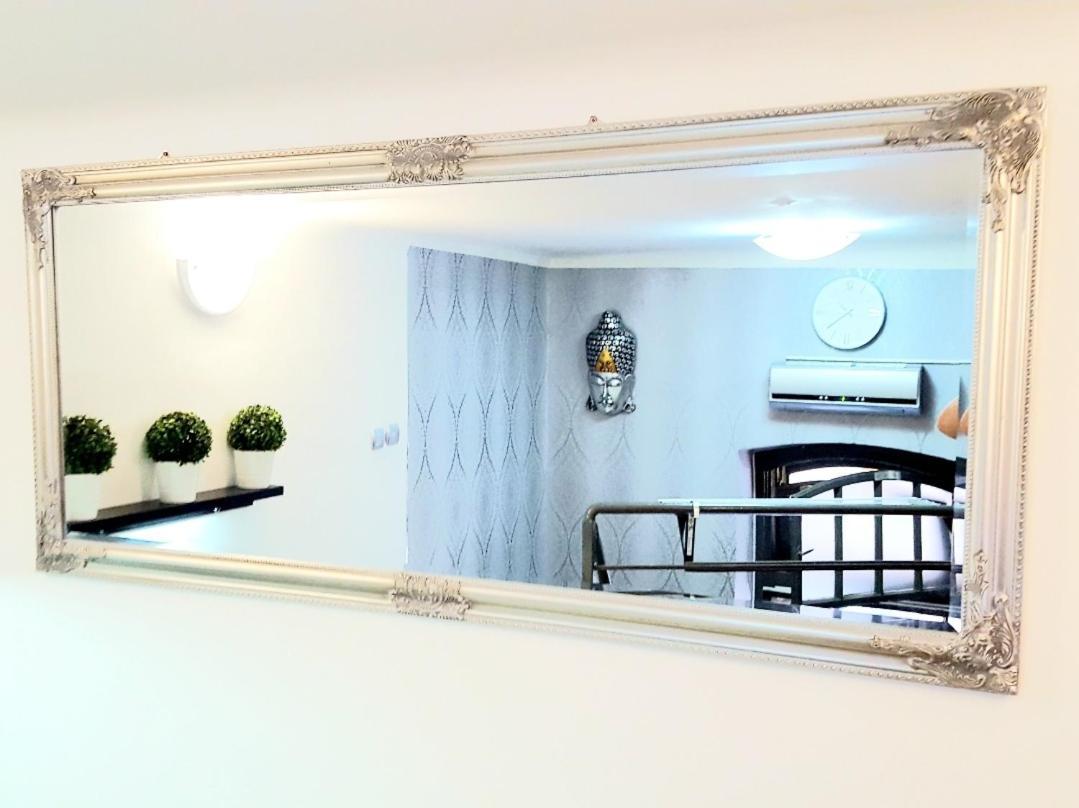 Like Studio City Centrum, Wifi, Terrace Budapest Bagian luar foto