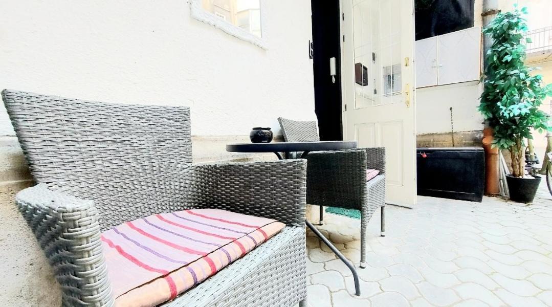 Like Studio City Centrum, Wifi, Terrace Budapest Bagian luar foto