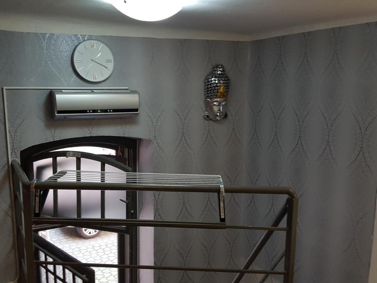 Like Studio City Centrum, Wifi, Terrace Budapest Bagian luar foto
